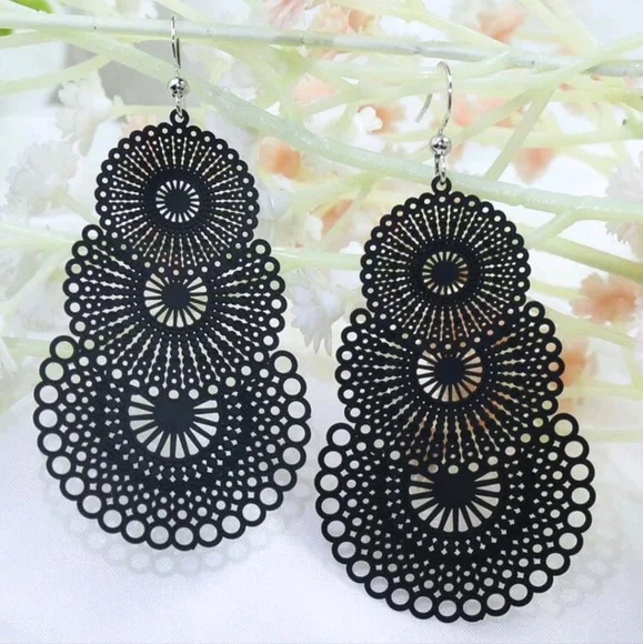 Intricate Cut Layered Lace Style Dangle Drop Earrings, black - Picture 1 of 3
